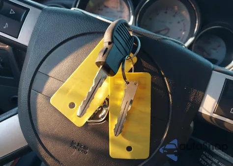 2010 Dodge Challenger Srt8 z USA, uszkodzony, nr VIN 2B3CJ7DWXAH282535